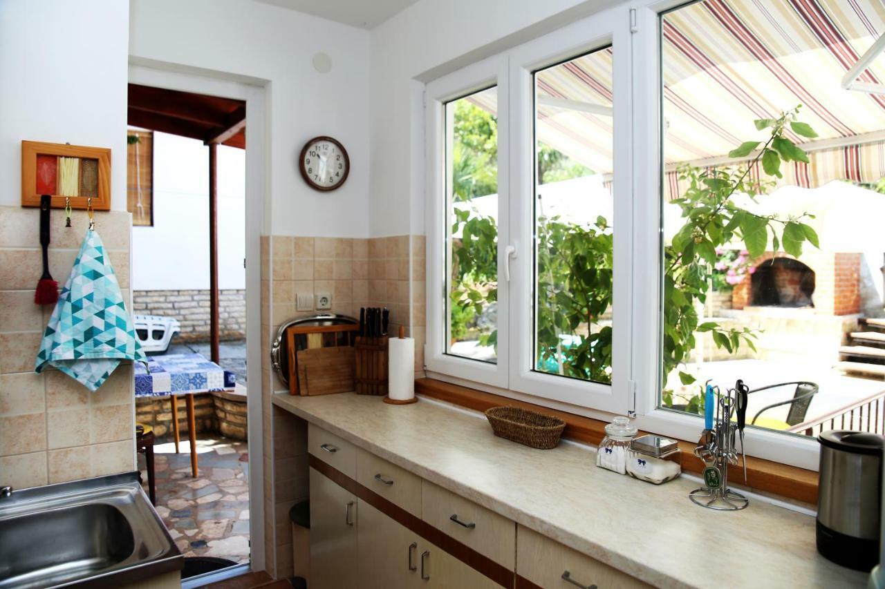 Seaside Apartment Tisno Exterior foto