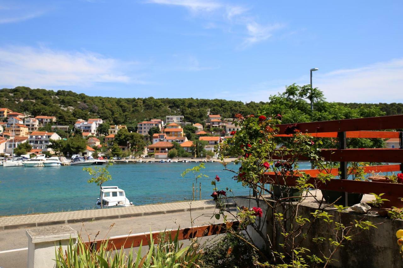 Seaside Apartment Tisno Exterior foto